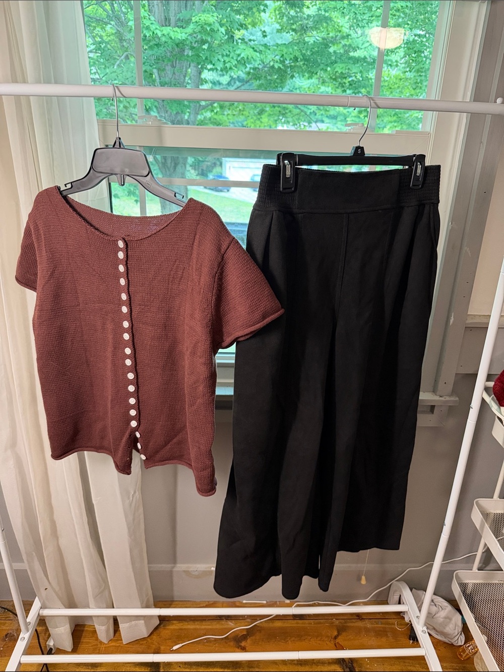 Women's Wide-Leg Pants in Black and size large short sleeved sweater